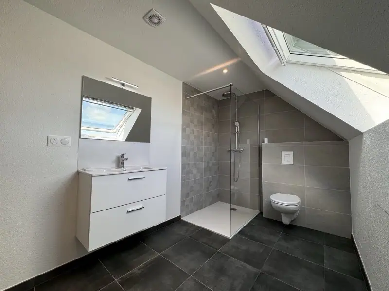 Appartement rénové de l'immeuble de Kesseldorf