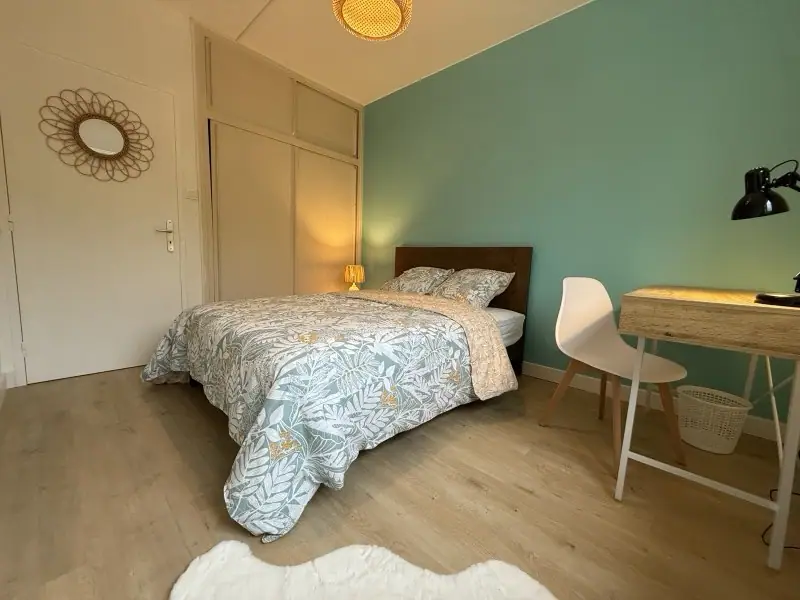 Chambre rénovée de la colocation à Strasbourg Neudorf